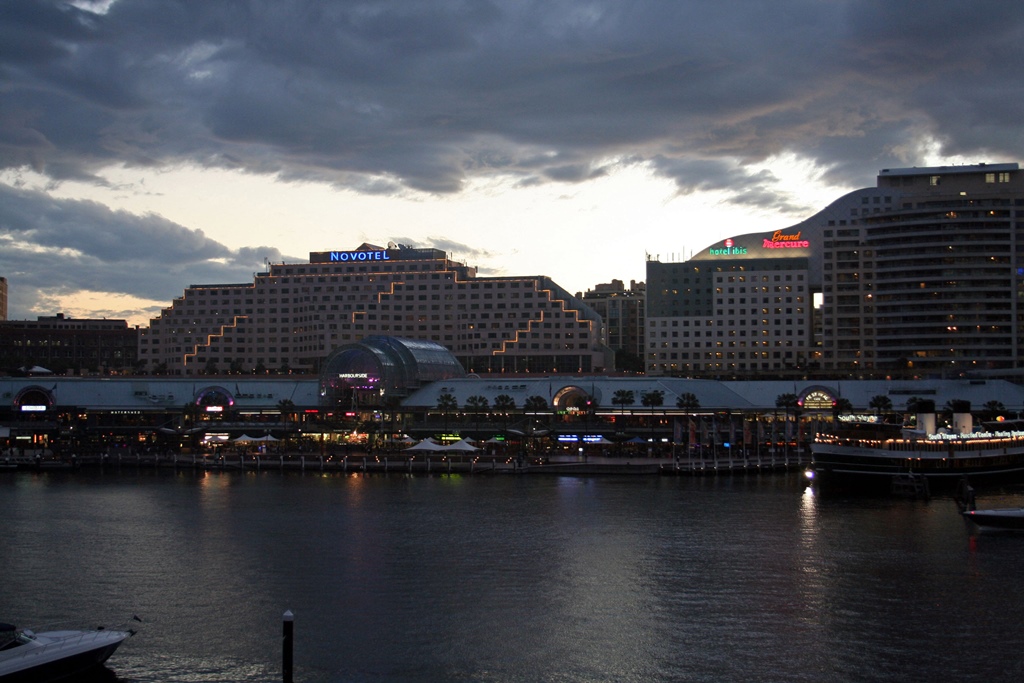 Novotel and Harbourside Mall